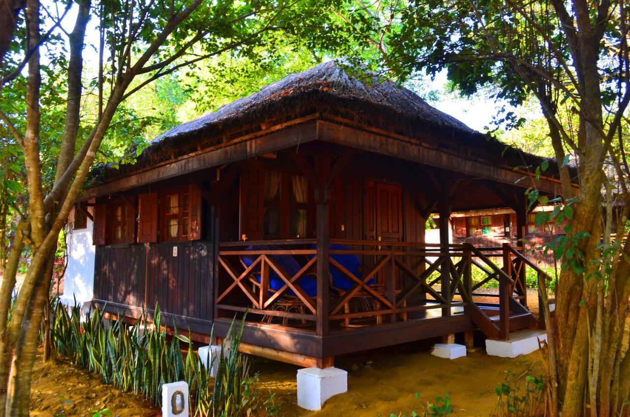Olympe De Bemaraha Hotel Bekopaka Exterior foto