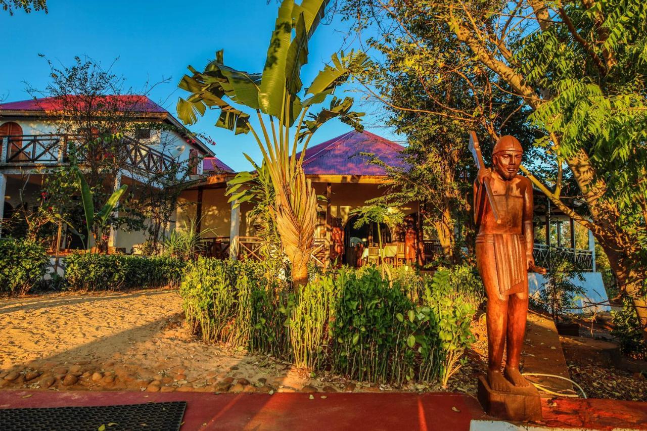 Olympe De Bemaraha Hotel Bekopaka Exterior foto