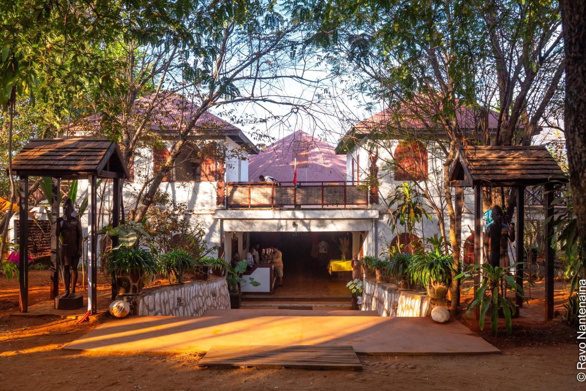 Olympe De Bemaraha Hotel Bekopaka Exterior foto